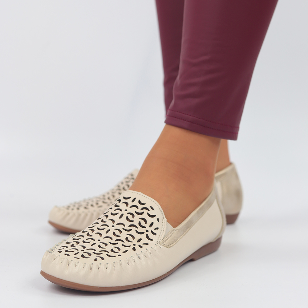 Бежево-білі шкіряні мокасини Rieker з ажурним верхом