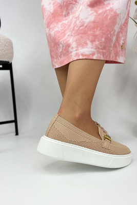 Półbuty damskie beżowe na platformie wsuwane