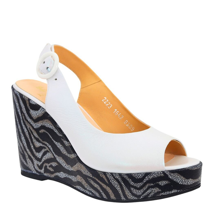 Білі шкіряні босоніжки з високою декоративною танкеткою Kordel