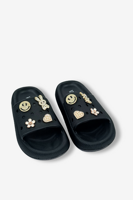 Lekkie czarne klapki piankowe z aplikacjami na platformie