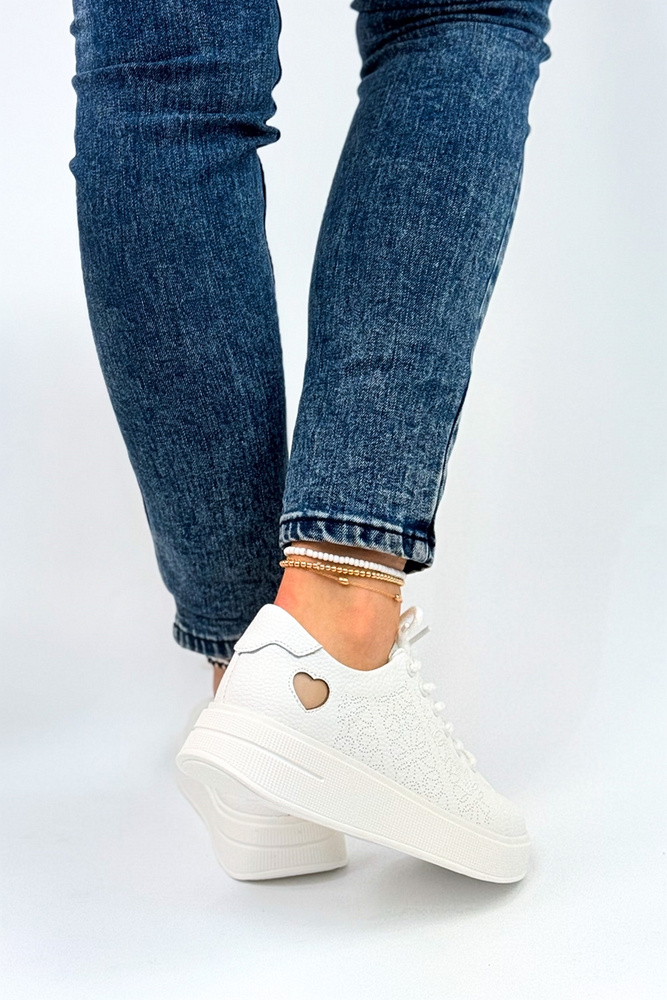 Białe półbuty damskie skórzane ażurowe