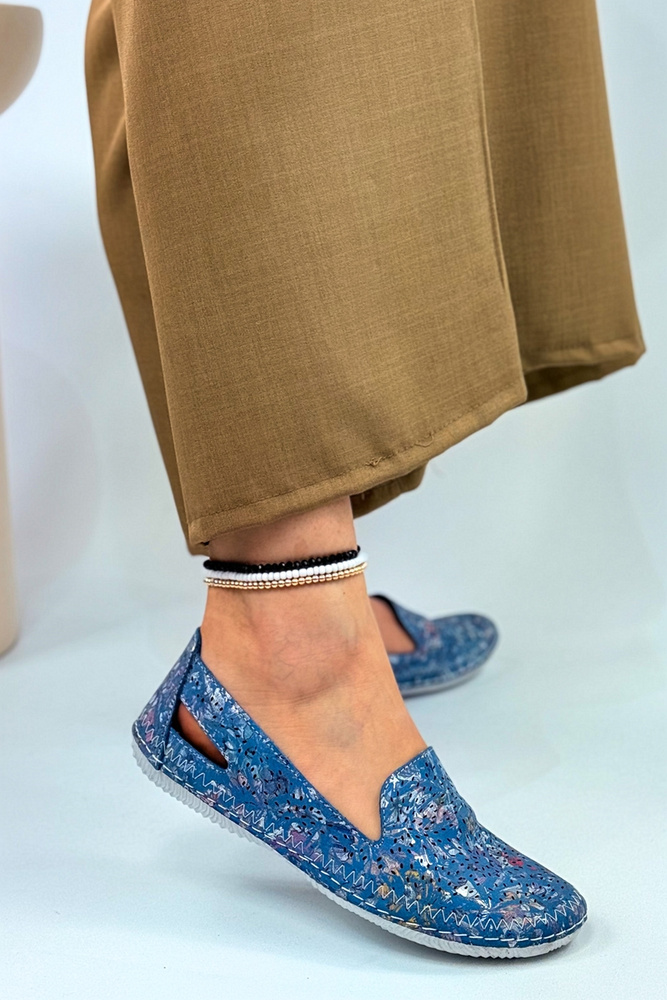 Skórzane półbuty niebieskie ażurowe płaskie