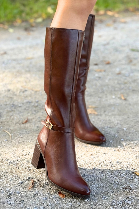 Чорні замшеві ботильйони на блискавці ззаду