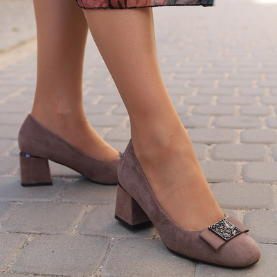 Замшеві туфлі на темно-коричневій платформі від T. Sokolski