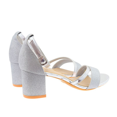 Eleganckie sandały srebrne brokatowe na klocku