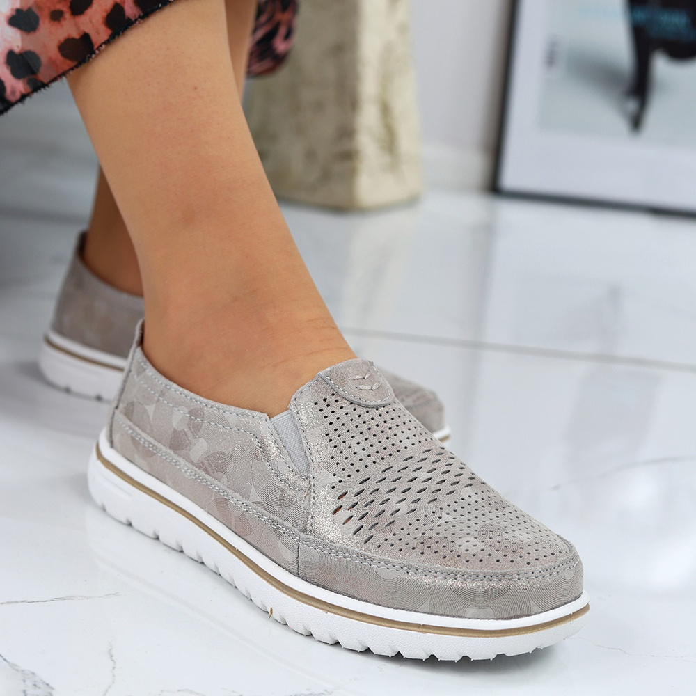 Шкіряне жіноче взуття Evento золотого кольору