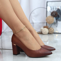 Коричневий