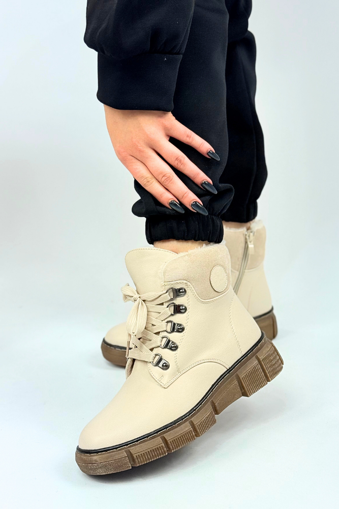 Botki damskie beżowe ocieplane na platformie sznurowane z zamkiem