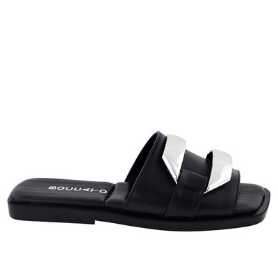 Czarne damskie klapki z ozdobną klamrą Boccato