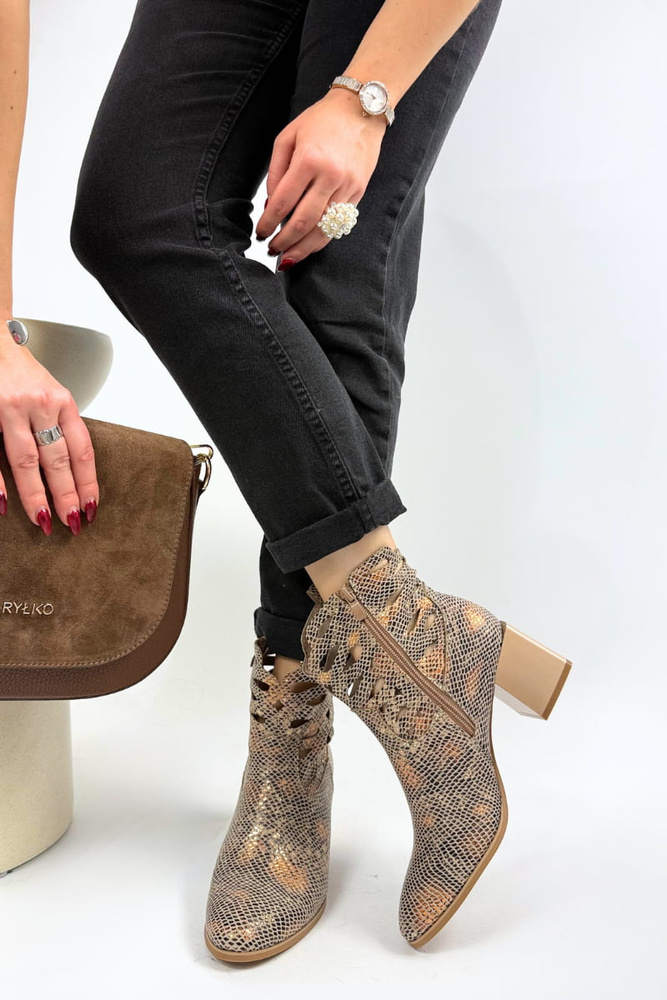Botki damskie ażurowe złoty wąż na klocku 