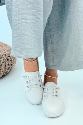 Białe półbuty skórzane sznurowane płaskie