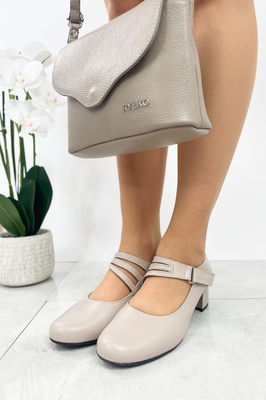 Czółenka skórzane beżowe zapinane z paskiem Polskie