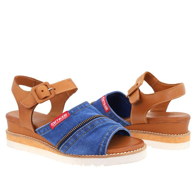 Jeansowe sandały na koturnie Artiker