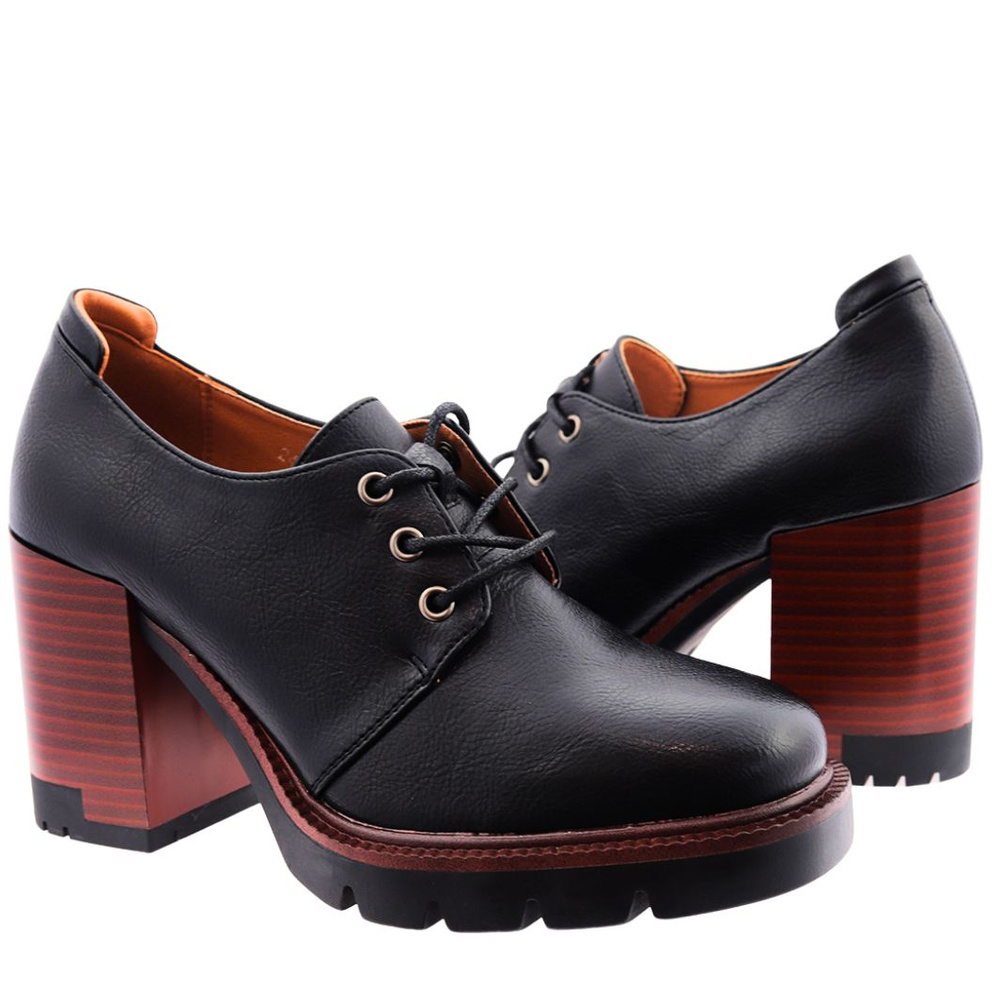 Półbuty damskie czarne sznurowane na słupku 