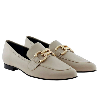 Бежеві жіночі шкіряні лофери з металевим декором Bravo Moda