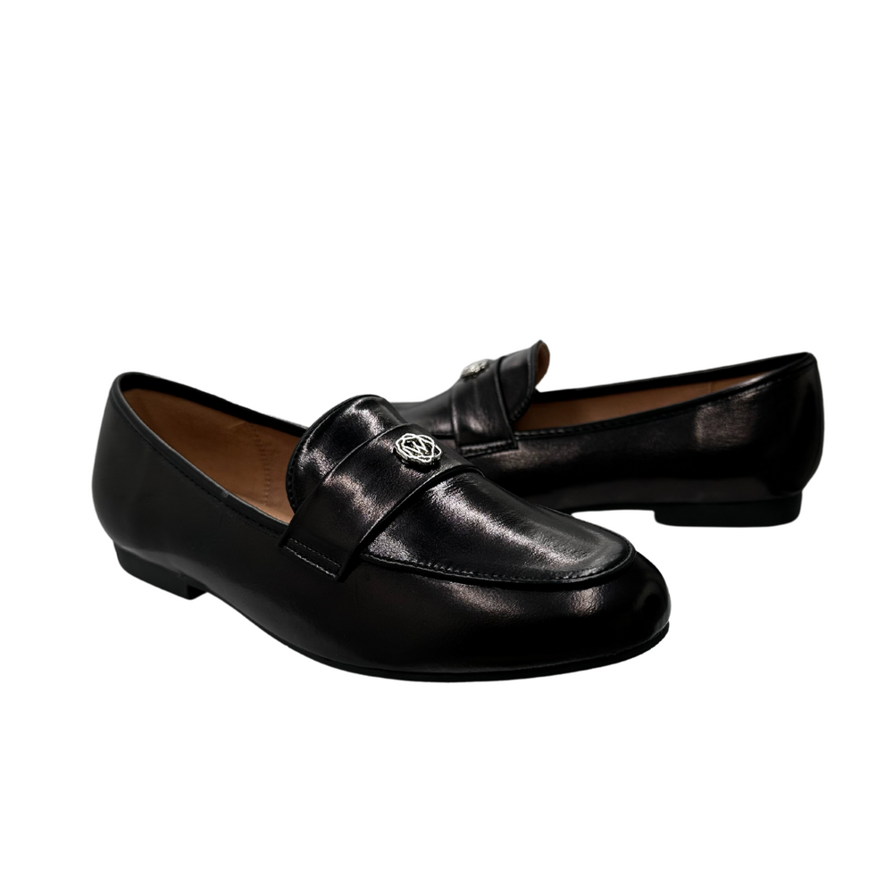 Жіночі чорні лаковані лофери Evento