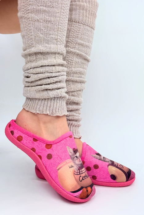 Różowe kapcie damskie domowe z kotkiem wsuwane