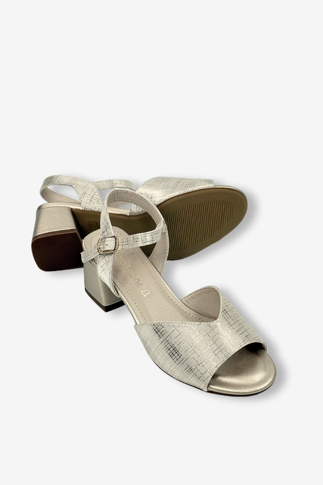 Złote sandały damskie z ekoskóry na klocku 