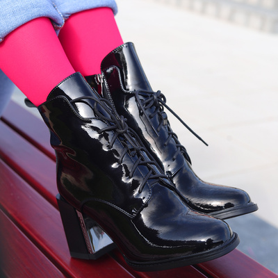 Чорні лаковані ботильйони Artiker