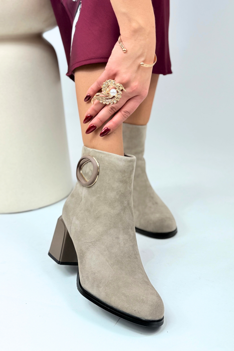 Чорні шкіряні ботильйони Artiker на низькому каблуці