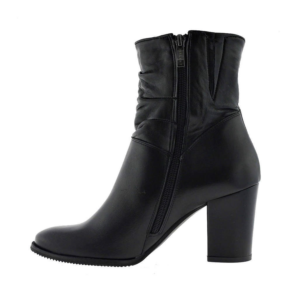 Чорні жіночі шкіряні ботильйони на блискавці