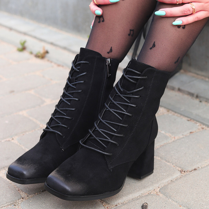 Botki zamszowe sznurowane czarne na klocku Potocki