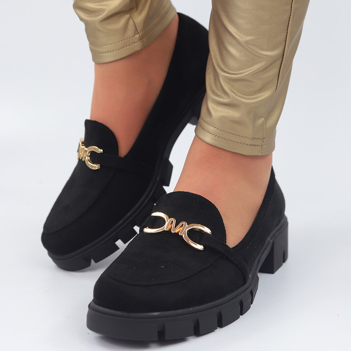 Чорні мокасини із золотою аплікацією від M. Daszyński