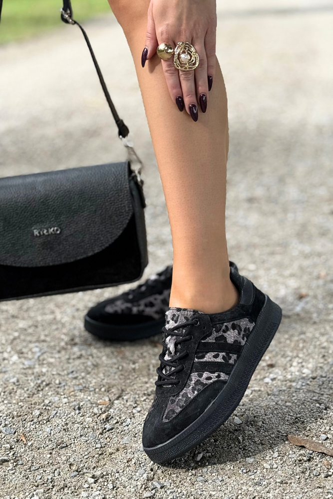 Шкіряні сліпони на танкетці на блискавці, чорні