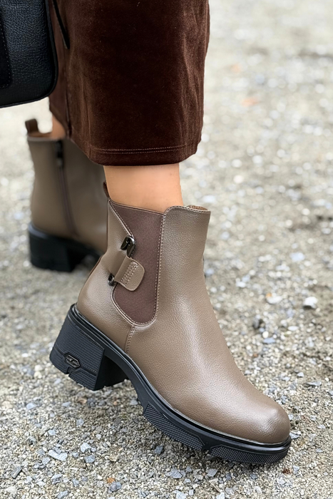 Khaki botki damskie  sztyblety na klocku