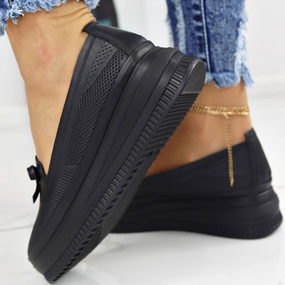 Skórzane półbuty w kolorze czarnym na koturnie Ravini