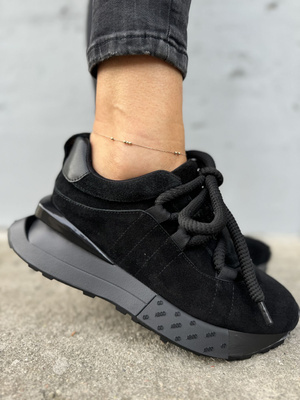 Czarne sneakersy damskie ze skóry zamszowej sznurowane