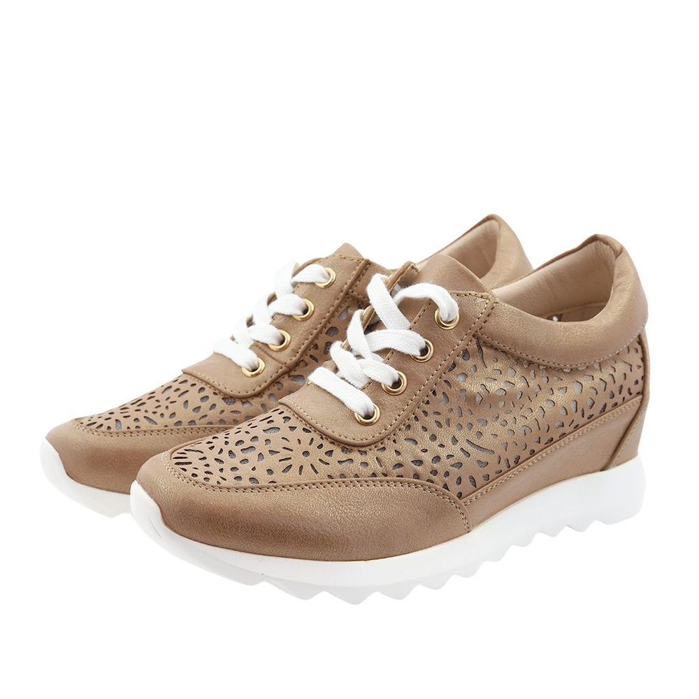 Жіночі золотисті ажурні кросівки на закритій танкетці