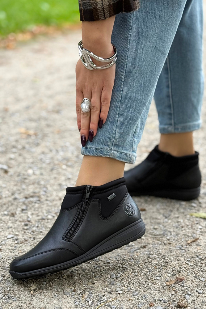 Ботильйони RIEKER Z9583-00, чорні, з оборками