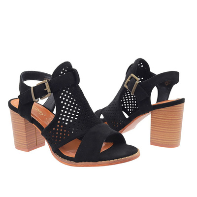 Sandały damskie ażurowe z wycięciami na słupku