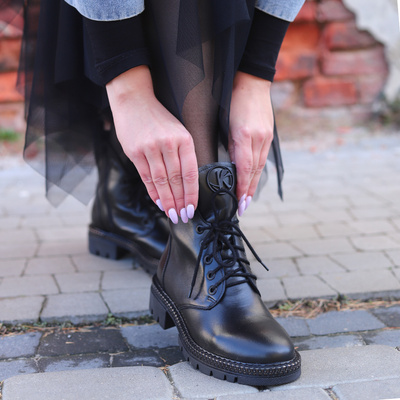 Trzewiki skórzane wyższe czarne Kordel