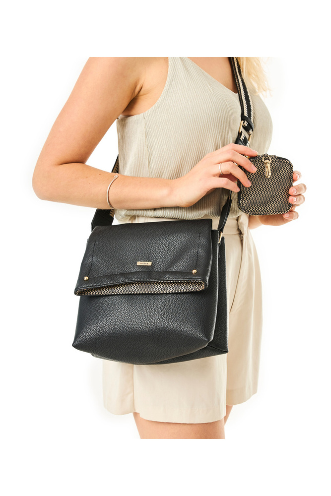 Чорна сумка-почтальон з екошкіри з сумкою Rieker