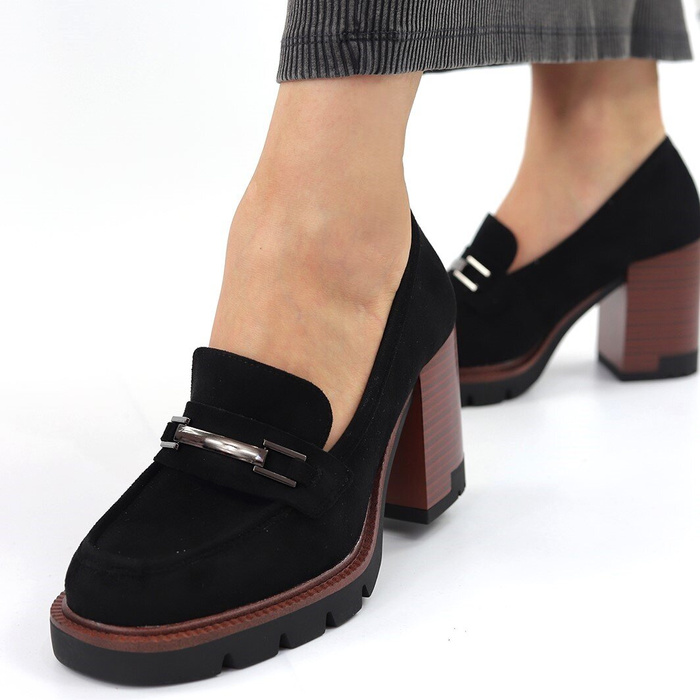 Stylowe półbuty z czarnego zamszu na słupku