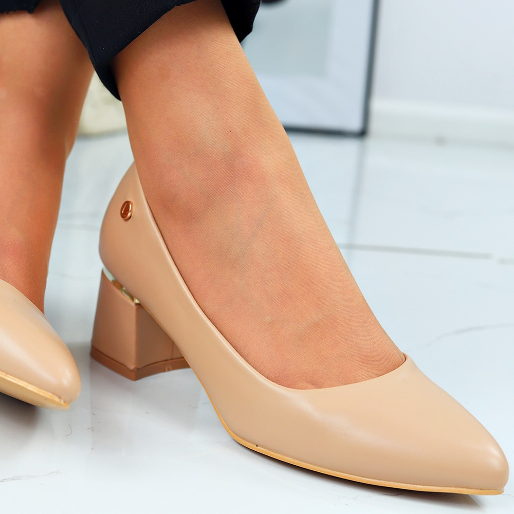 Beżowe czółenka z ekoskóry na obcasie Vinceza