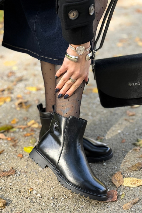 Botki damskie z ozdobnym owadem czarne