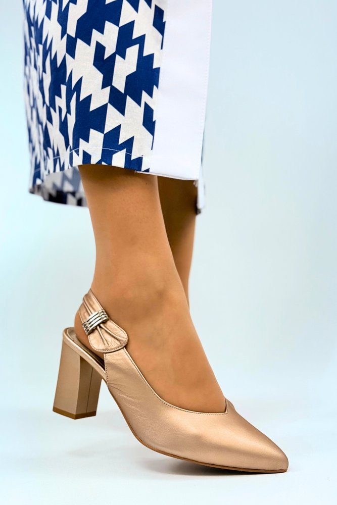 Piękne złote skórzane czółenka na słupku polskie