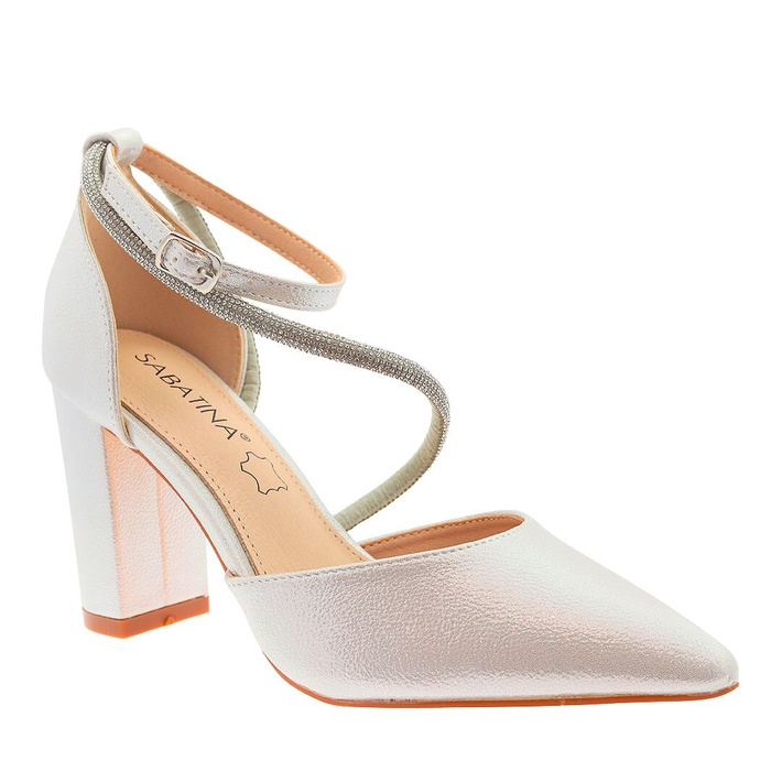 Eleganckie czółenka srebrne na słupku z noskiem w szpic