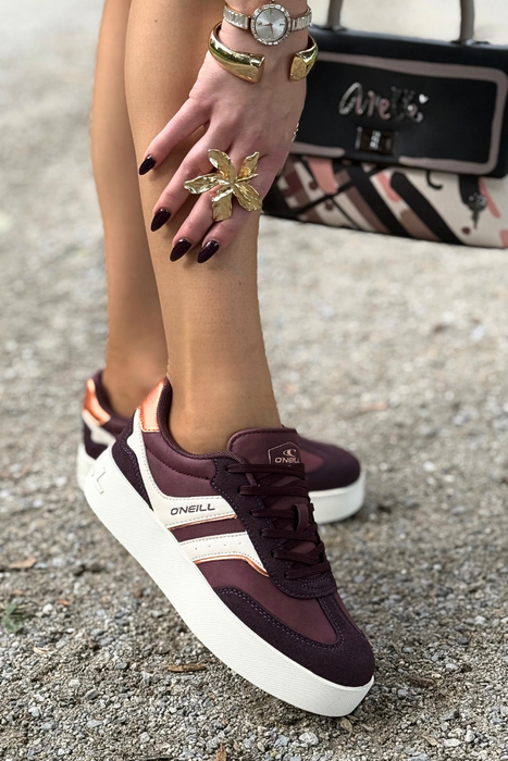 Sneakersy damskie bordowe z ekoskóry i zamszu na białej platformie