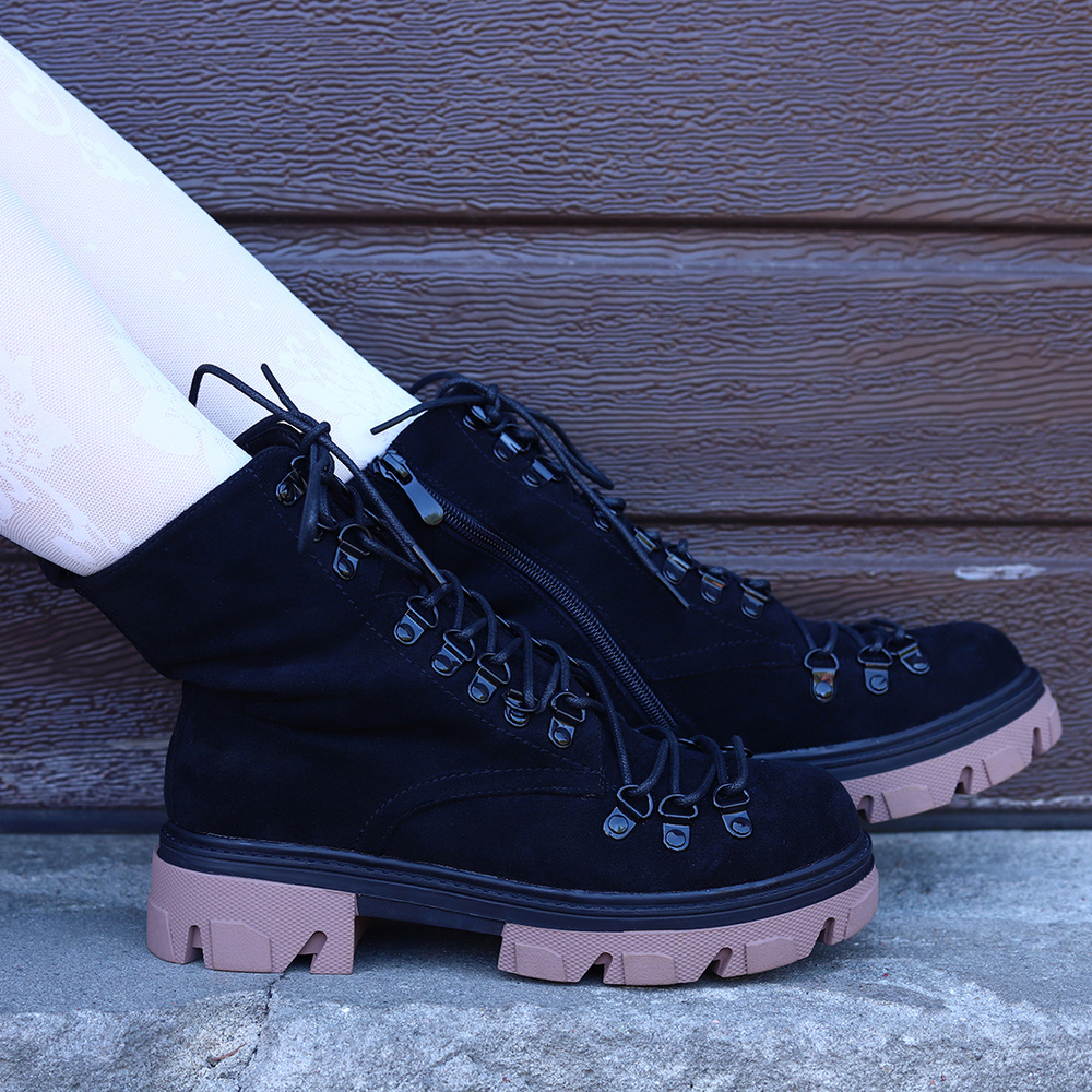 Sznurowane trapery zamszowe czarne Vinceza