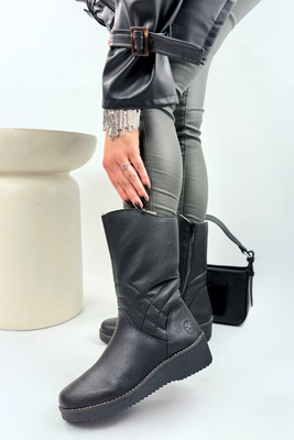 Чорні шкіряні чоботи на танкетці Rieker Y4653-00