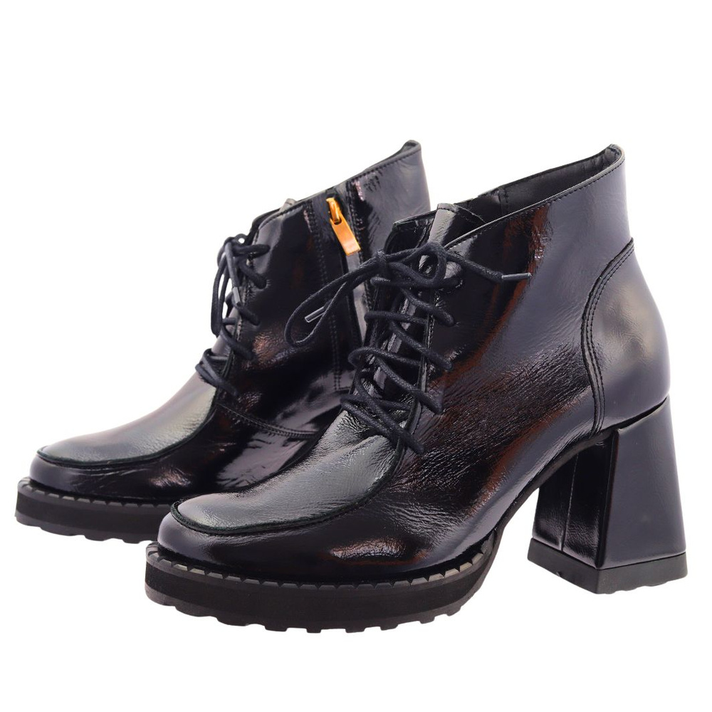 Skórzane czarne lakierowane trzewiki na słupku