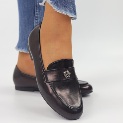 Жіночі чорні лаковані лофери Evento