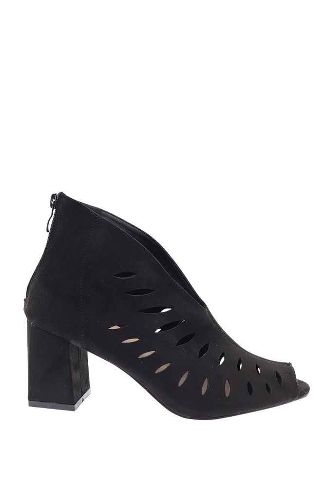 Zamszowe botki ażurowe czarne z wyciętym noskiem