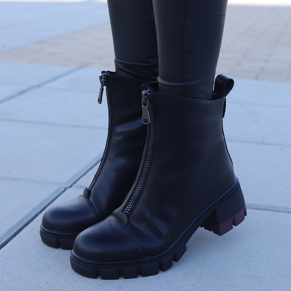 Чорні шкіряні ботильйони Filippo на блискавці спереду