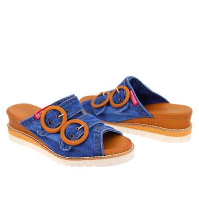 Jeansowe klapki z beżową klamerką na koturnie Artiker