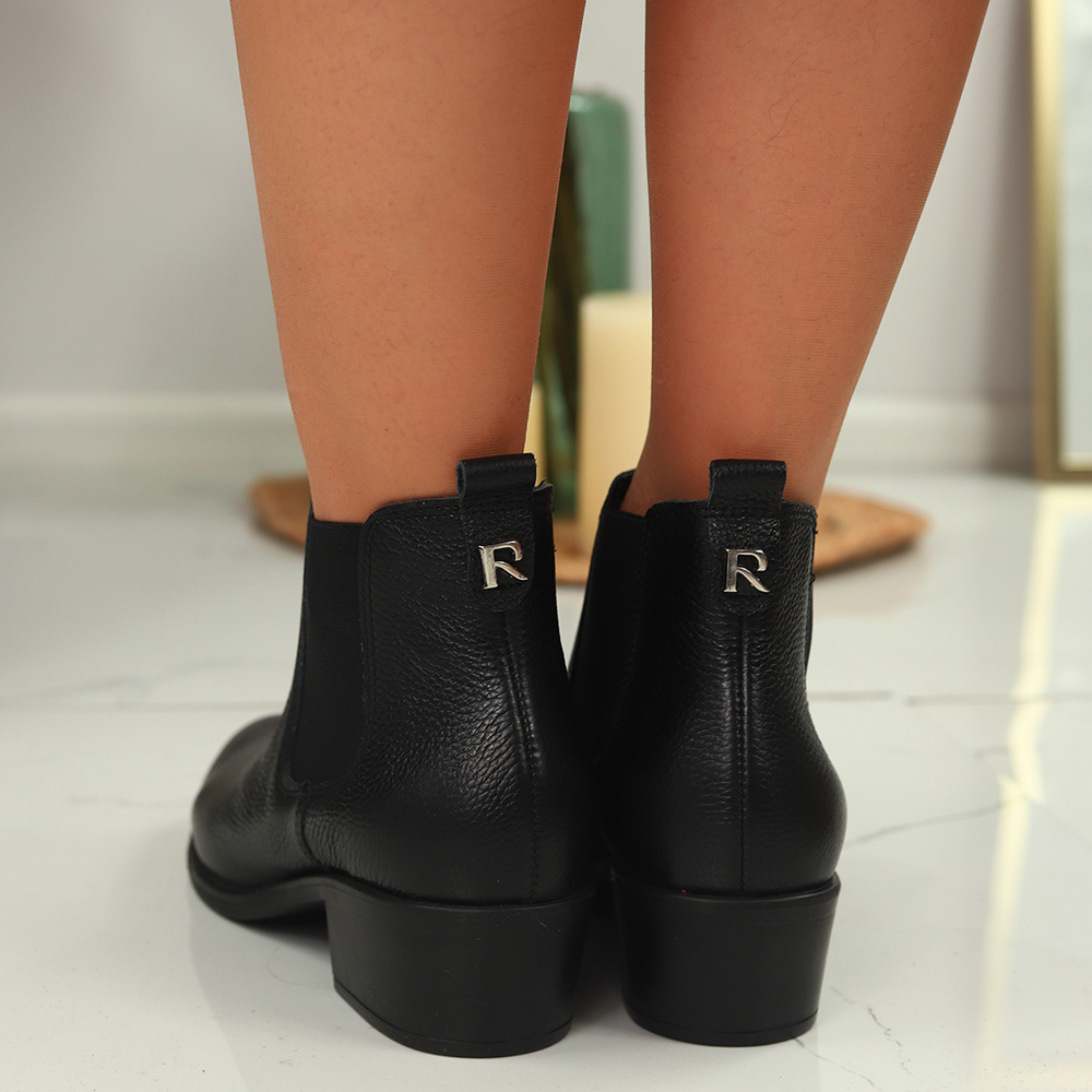 Чорні шкіряні черевики челсі на високому каблуці Ryłko